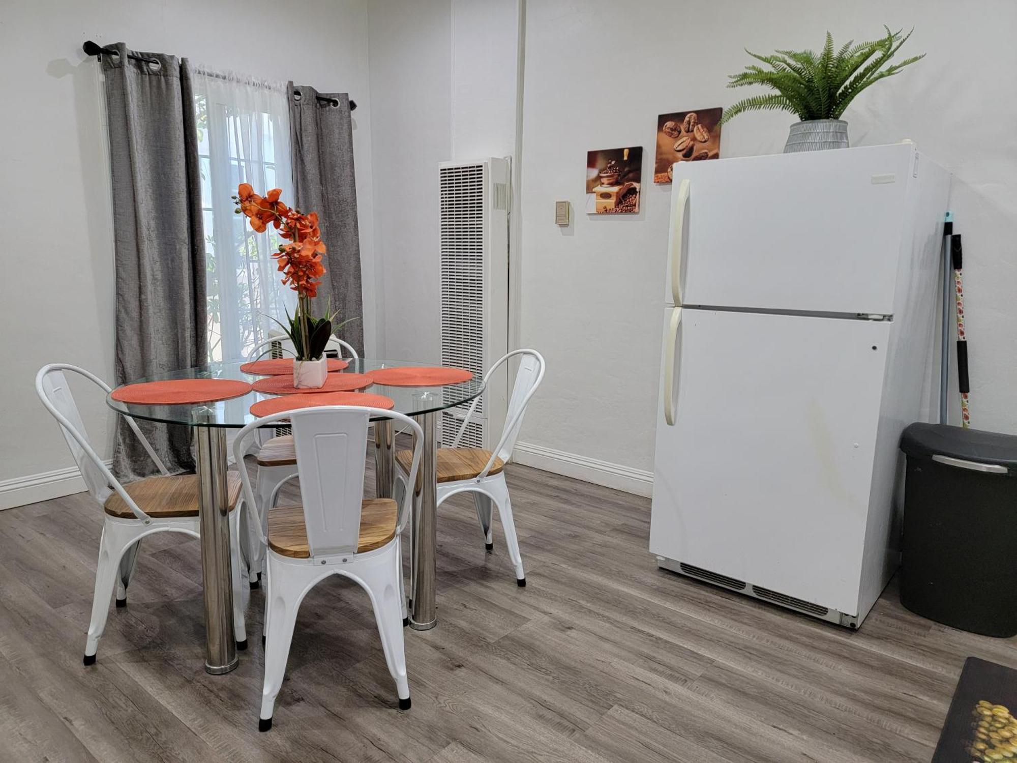 5 Minutes To Rodeo Drive! 2 Bedroom Man Cave Beverly Hills Adj Appartement *